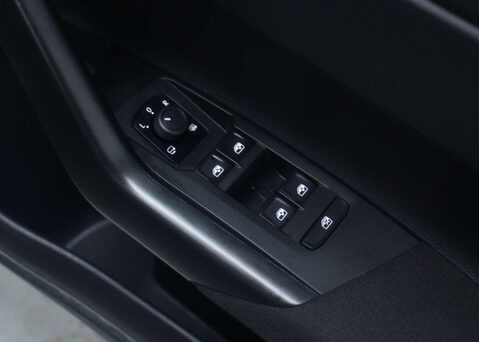 Volkswagen Polo 1.0 Polo Life TSi Semi-Auto 5dr 38