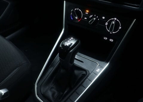 Volkswagen Polo 1.0 Polo Life TSi Semi-Auto 5dr 31