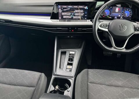 Volkswagen Golf 1.0 Golf Life eTSI Semi-Auto 5dr 9