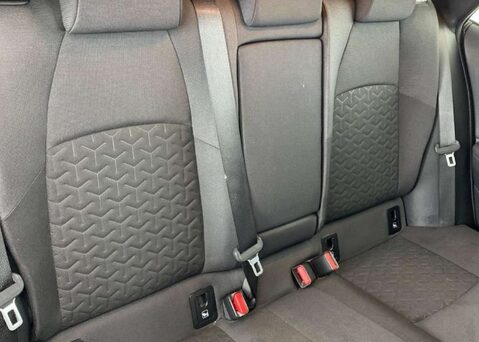 Suzuki Swace 1.8 Swace SZ-T HEV CVT 5dr 8