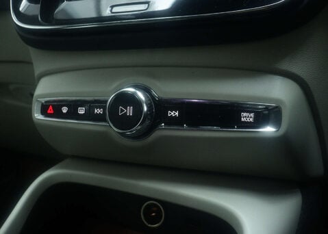 Volvo XC40 1.5 XC40 Inscription Pro T3 Auto 5dr 31