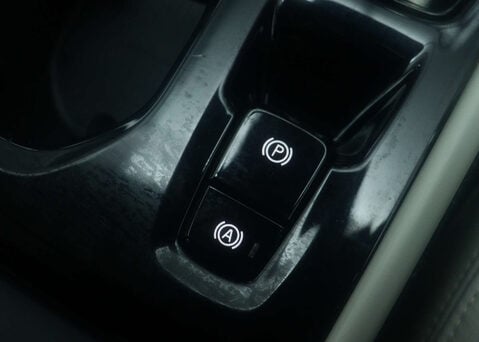 Volvo XC40 1.5 XC40 Inscription Pro T3 Auto 5dr 33