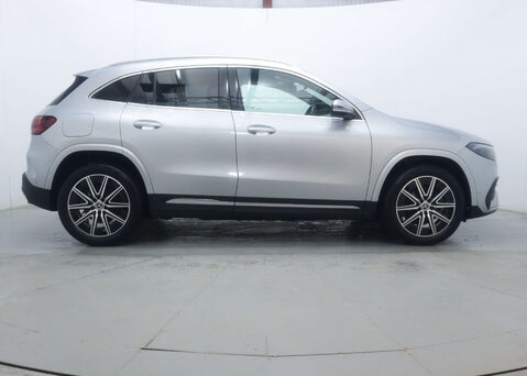 Mercedes-Benz EQA 250+ AMG LINE EXECUTIVE 12