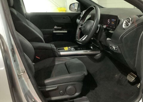 Mercedes-Benz EQA 250+ AMG LINE EXECUTIVE 10