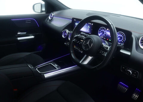 Mercedes-Benz EQA 250+ AMG LINE EXECUTIVE 46