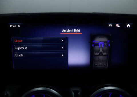 Mercedes-Benz EQA 250+ AMG LINE EXECUTIVE 28