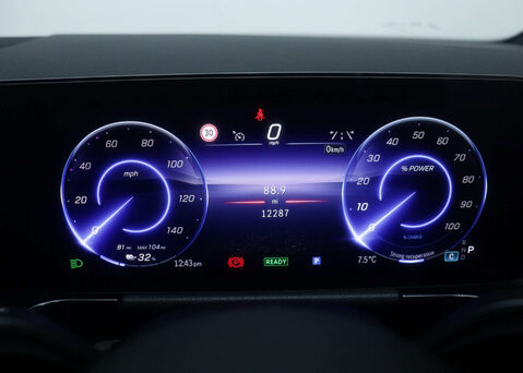 Mercedes-Benz EQA 250+ AMG LINE EXECUTIVE 17