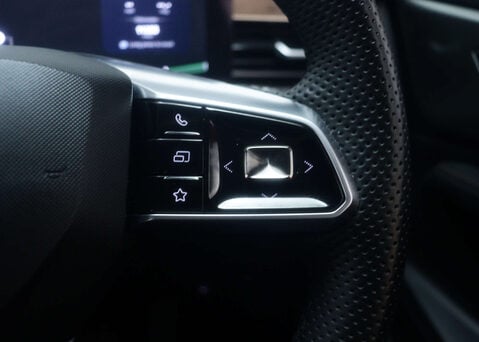 MG HS 1.5 MG HS Trophy Auto 5dr 33