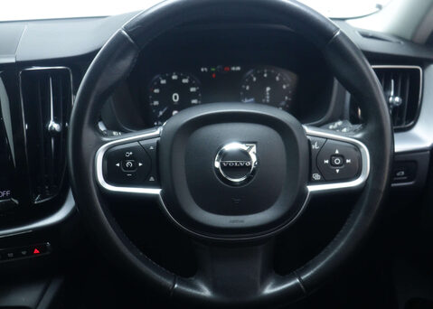 Volvo XC60 2.0 XC60 Momentum T5 AWD Auto 4WD 5dr 18