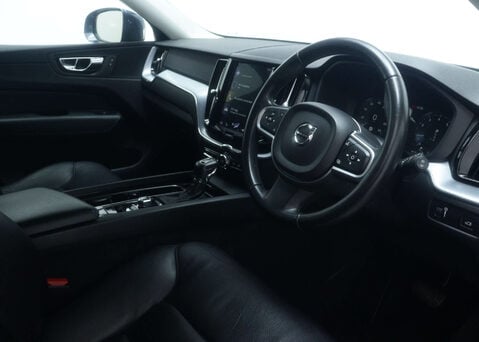 Volvo XC60 2.0 XC60 Momentum T5 AWD Auto 4WD 5dr 42
