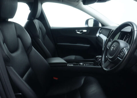 Volvo XC60 2.0 XC60 Momentum T5 AWD Auto 4WD 5dr 43
