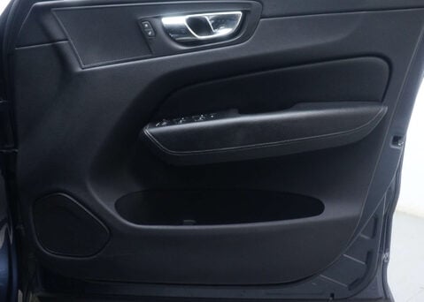 Volvo XC60 2.0 XC60 Momentum T5 AWD Auto 4WD 5dr 45