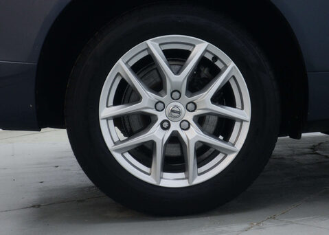 Volvo XC60 2.0 XC60 Momentum T5 AWD Auto 4WD 5dr 13