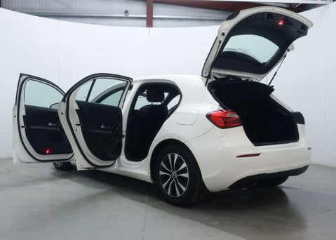 Mercedes-Benz A Class 1.3 A 180 SE 5dr 57