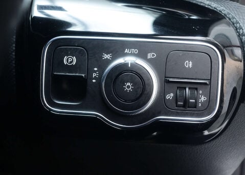 Mercedes-Benz A Class 1.3 A 180 SE 5dr 39