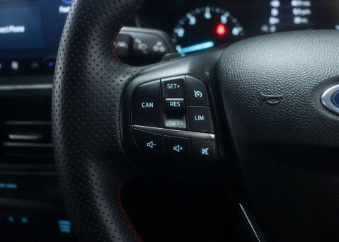 Ford Focus 1.0 Focus ST-Line MHEV Auto 5dr 34