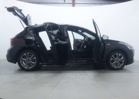 Ford Focus 1.0 Focus ST-Line MHEV Auto 5dr 56
