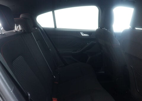 Ford Focus 1.0 Focus ST-Line MHEV Auto 5dr 48