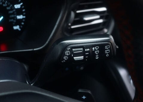 Ford Focus 1.0 Focus ST-Line MHEV Auto 5dr 37