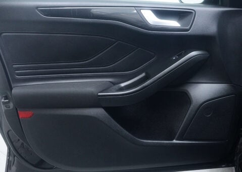 Ford Focus 1.0 Focus ST-Line MHEV Auto 5dr 46