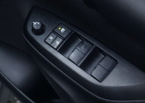 Toyota Yaris 1.5 Yaris Icon HEV CVT 5dr 34