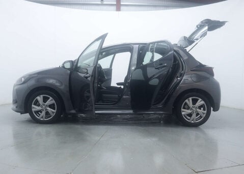 Toyota Yaris 1.5 Yaris Icon HEV CVT 5dr 49