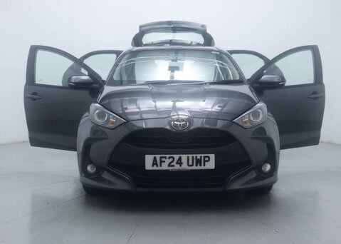 Toyota Yaris 1.5 Yaris Icon HEV CVT 5dr 47