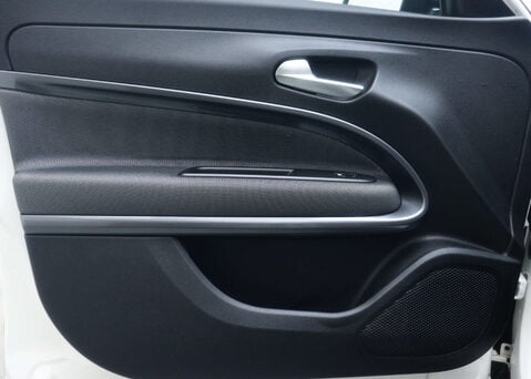 Fiat 600 1.2 600 La Prima HEV Auto 5dr 41