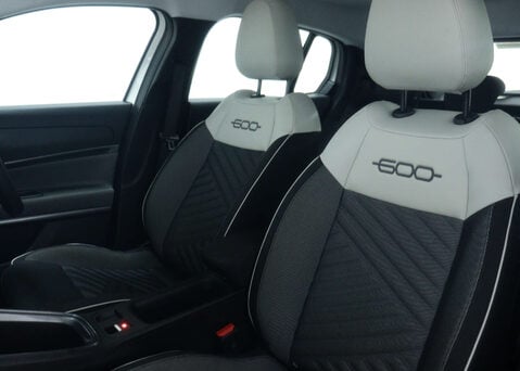 Fiat 600 1.2 600 La Prima HEV Auto 5dr 40