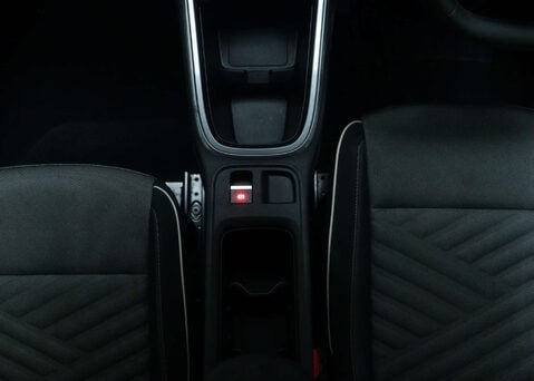 Fiat 600 1.2 600 La Prima HEV Auto 5dr 18