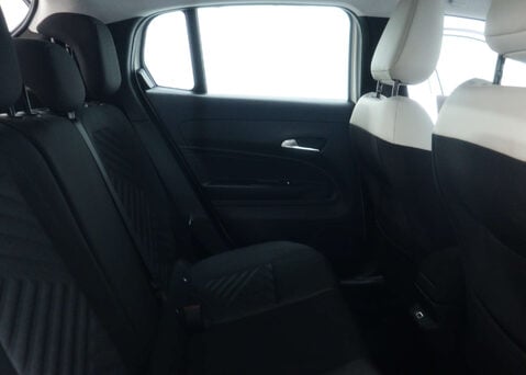 Fiat 600 1.2 600 La Prima HEV Auto 5dr 44