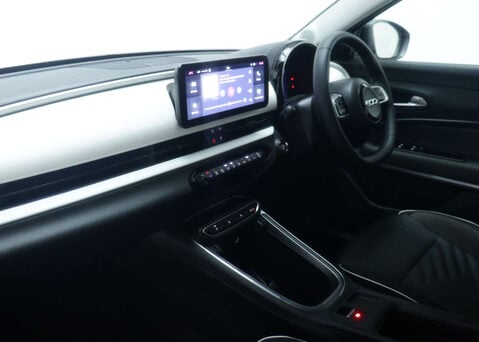 Fiat 600 1.2 600 La Prima HEV Auto 5dr 38