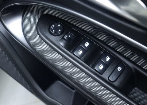 Fiat 600 1.2 600 La Prima HEV Auto 5dr 34