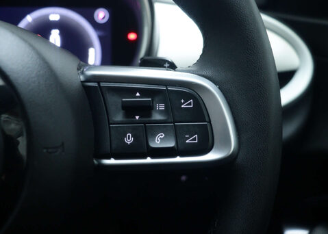 Fiat 600 1.2 600 La Prima HEV Auto 5dr 30