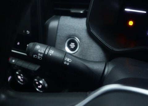 Renault Clio 1.6 Clio Techno E-Tech HEV Auto 5dr 34