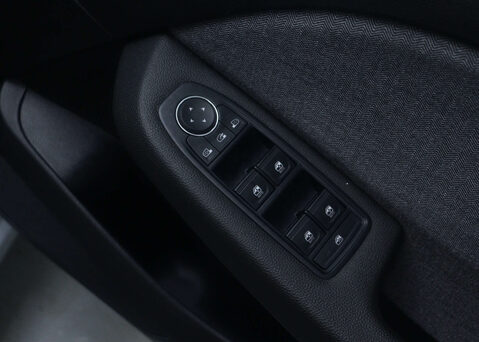 Renault Clio 1.6 Clio Techno E-Tech HEV Auto 5dr 39