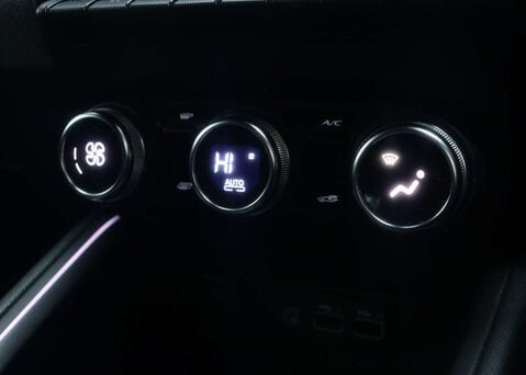 Renault Clio 1.6 Clio Techno E-Tech HEV Auto 5dr 30