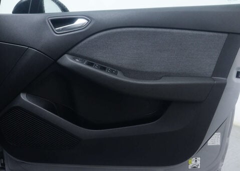 Renault Clio 1.6 Clio Techno E-Tech HEV Auto 5dr 43