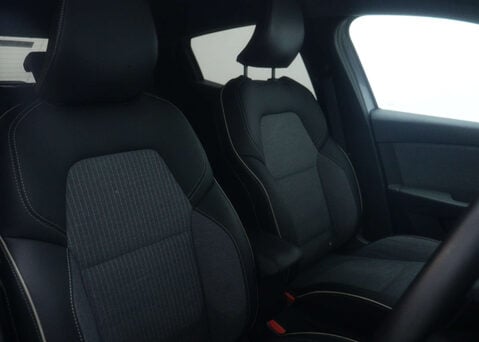 Renault Clio 1.6 Clio Techno E-Tech HEV Auto 5dr 42