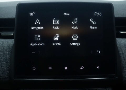 Renault Clio 1.6 Clio Techno E-Tech HEV Auto 5dr 28