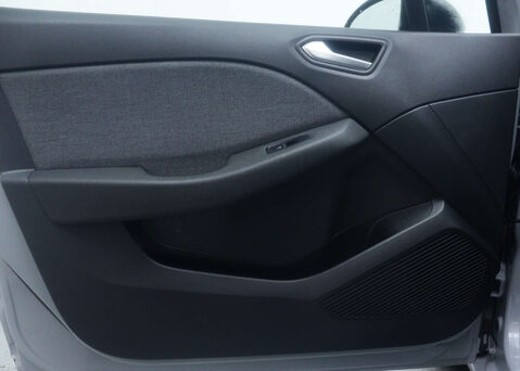 Renault Clio 1.6 Clio Techno E-Tech HEV Auto 5dr 47