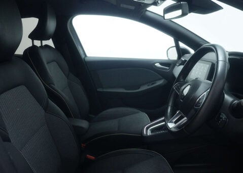 Renault Clio 1.6 Clio Techno E-Tech HEV Auto 5dr 41