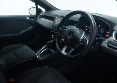 Renault Clio 1.6 Clio Techno E-Tech HEV Auto 5dr 40