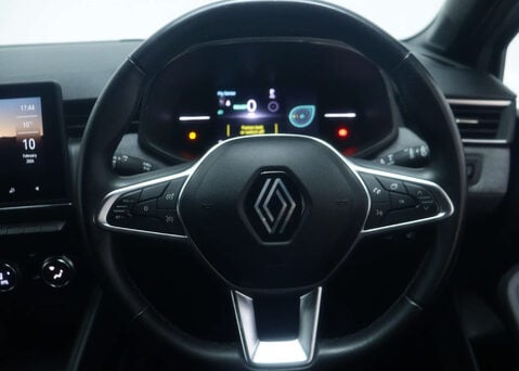 Renault Clio 1.6 Clio Techno E-Tech HEV Auto 5dr 17