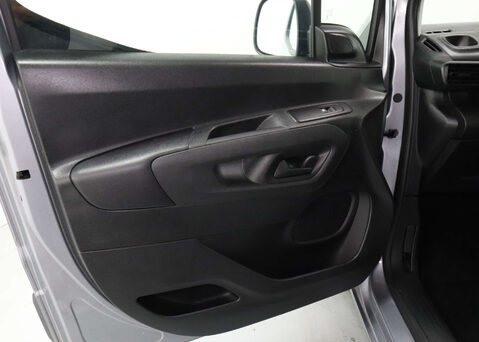 Vauxhall Combo 1.5 Combo 2300 Sportive S/S 28