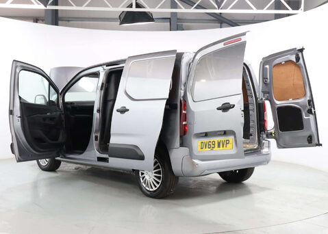 Vauxhall Combo 1.5 Combo 2300 Sportive S/S 37