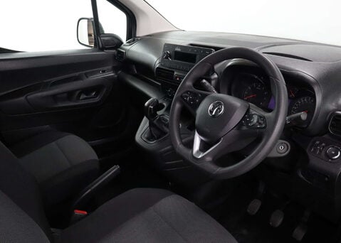 Vauxhall Combo 1.5 Combo 2300 Sportive S/S 22
