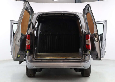 Vauxhall Combo 1.5 Combo 2300 Sportive S/S 38