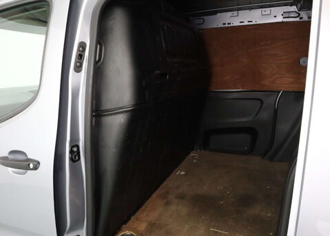 Vauxhall Combo 1.5 Combo 2300 Sportive S/S 30