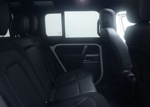 Land Rover Defender 3.0 Defender X-Dynamic HSE D MHEV A 4WD 5dr 68